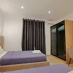 Casa Del Mar 아파트 사밀
