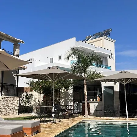 Casa Del Mar Апартаменты *